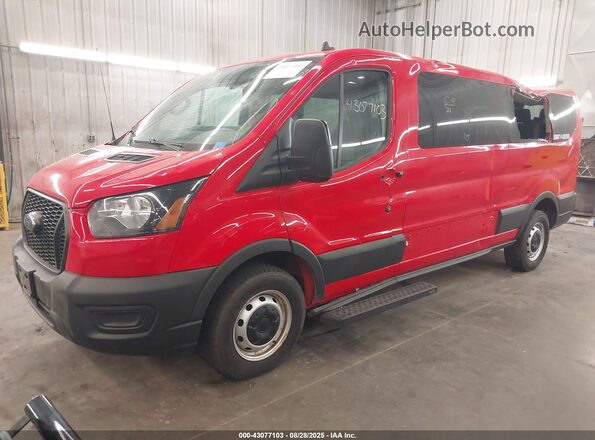 1FBAX2Y85NKA45280 2022 FORD PASSENGER Red Przód lewy