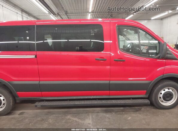 1FBAX2Y85NKA45280 2022 FORD PASSENGER Red Widok wnętrza 360 stopni