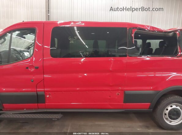 1FBAX2Y85NKA45280 2022 FORD PASSENGER Red 