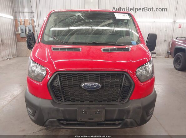 1FBAX2Y85NKA45280 2022 FORD PASSENGER Red Widok wnętrza z tyłu
