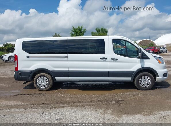 1FBAX2YG9LKA44203 2020 FORD PASSENGER Белый Вид задней части салона