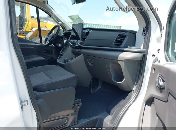 1FBAX9Y8XRKA47489 2024 FORD PASSENGER Белый Вид салона спереди