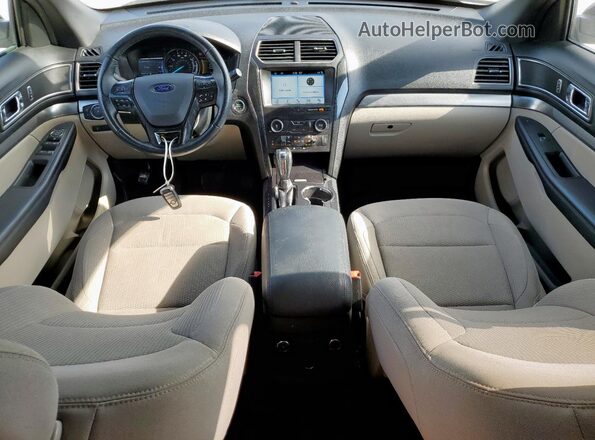 1FM5K7D81JGA76601 2018 FORD FORD EXPLORER Silver Вид панелі приладів