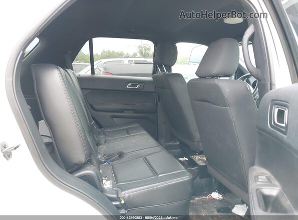 1FM5K8AR7JGC17545 2018 FORD POLICE INTERCEPTOR White Вид наклейки з VIN-кодом