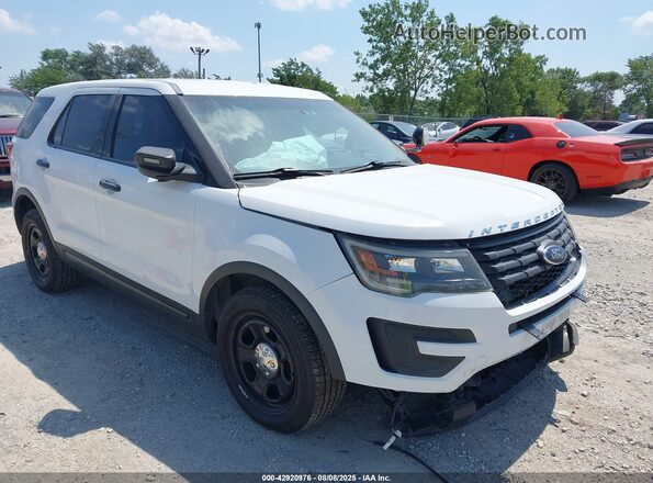 1FM5K8AR8GGA52758 2016 FORD POLICE INTERCEPTOR Белый Передняя правая четверть