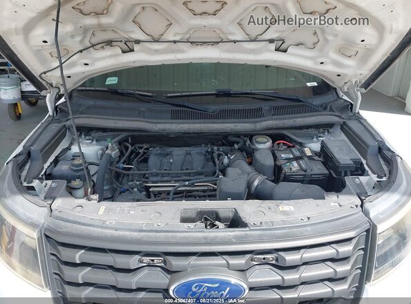 1FM5K8AR9JGC94613 2018 FORD POLICE INTERCEPTOR Белый Вид сзади