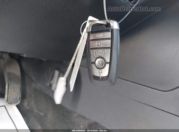 1FM5K8D85JGA40982 2018 FORD FORD EXPLORER Burgundy Widok deski rozdzielczej