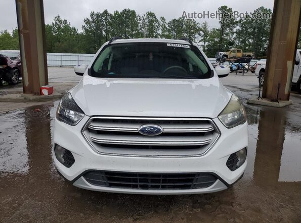 1FMCU0GD0JUC36826 2018 FORD ESCAPE Белый Вид спереди