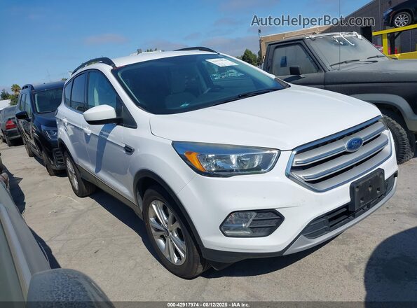 1FMCU0GD3JUA25314 2018 FORD ESCAPE White Front right