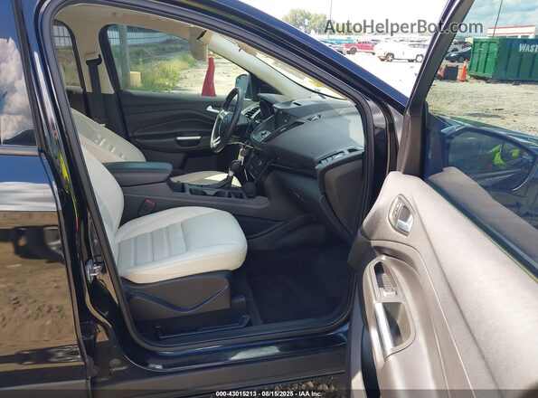 1FMCU0HD3JUC55191 2018 FORD ESCAPE Black წინა სალონის ხედი