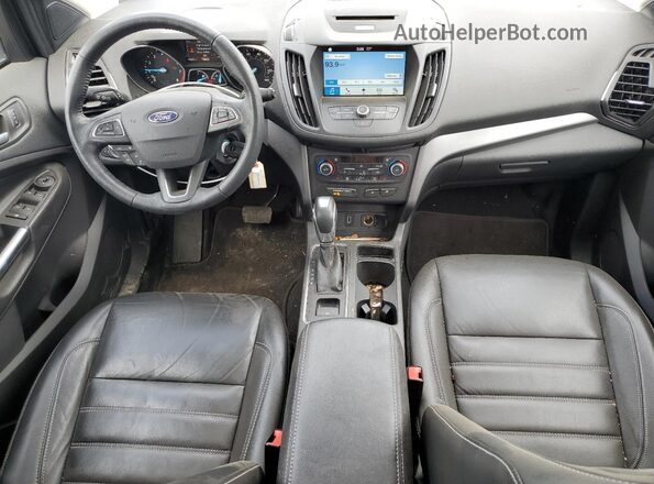 1FMCU0HD6JUA07792 2018 FORD ESCAPE Белый Вид панели приборов