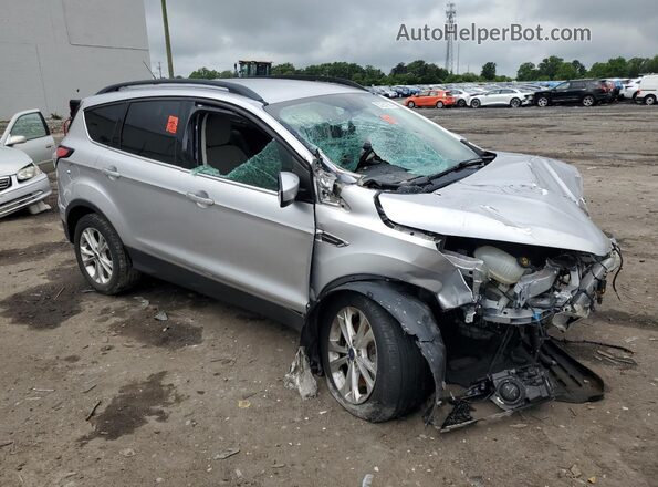 1FMCU9GD5JUC13207 2018 FORD ESCAPE Silver Front right