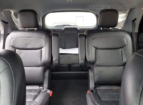 1FMSK8FH5RGA30271 2024 FORD FORD EXPLORER Black Widok tylnych siedzeń