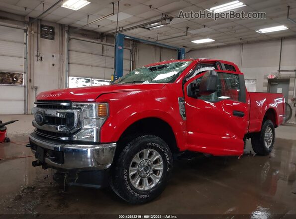 1FT7X2B60MEC45042 2021 FORD F-250 Красный Вид спереди