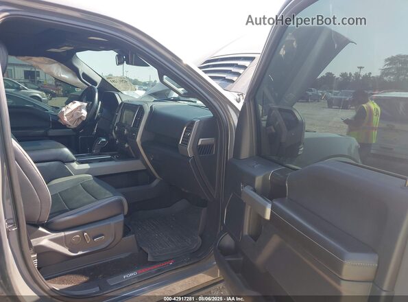 1FTFW1RG0JFD49964 2018 FORD F150 Gray Vista interior delantera