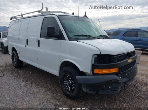 1GCWGAFP0J1335321 2018 CHEVROLET EXPRESS White წინა მარჯვენა