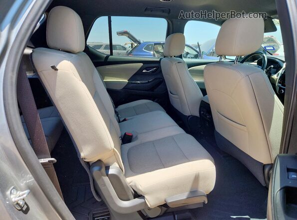 1GNESTKW2RJ139192 2024 CHEVROLET TRAVERSE Silver Vista interior trasera
