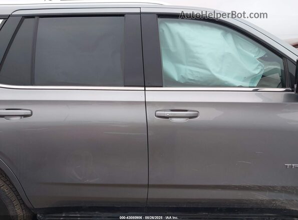 1GNSCNKD0RR420175 2024 CHEVROLET TAHOE Gray Widok wnętrza z tyłu