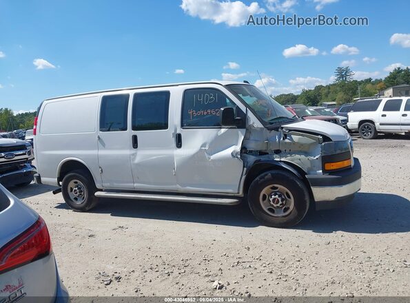 1GTW7AFG3L1237306 2020 GMC SAVANA CARGO Белый Вид задней части салона