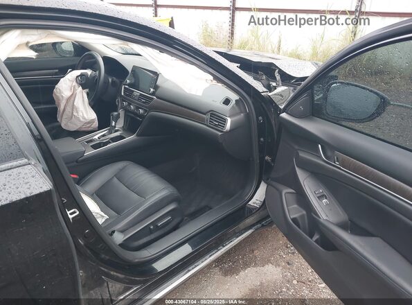 1HGCV1F54JA156885 2018 HONDA ACCORD Черный Вид салона спереди