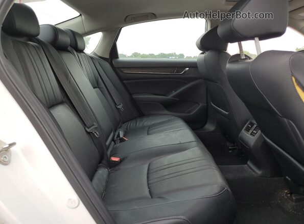 1HGCV2F56JA013314 2018 HONDA ACCORD Белый Вид задних сидений