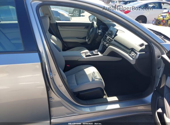 1HGCV3F17KA000334 2019 HONDA ACCORD HYBRID Silver Vista interior delantera