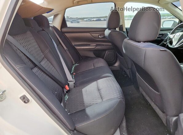 1N4AL3AP0JC231334 2018 NISSAN ALTIMA White Rear seats view