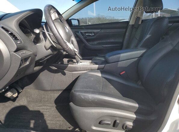 1N4AL3AP4JC251098 2018 NISSAN ALTIMA White Вид салону спереду