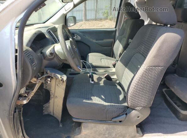 1N6AD0CW7JN754202 2018 NISSAN FRONTIER Серебряный Вид салона спереди