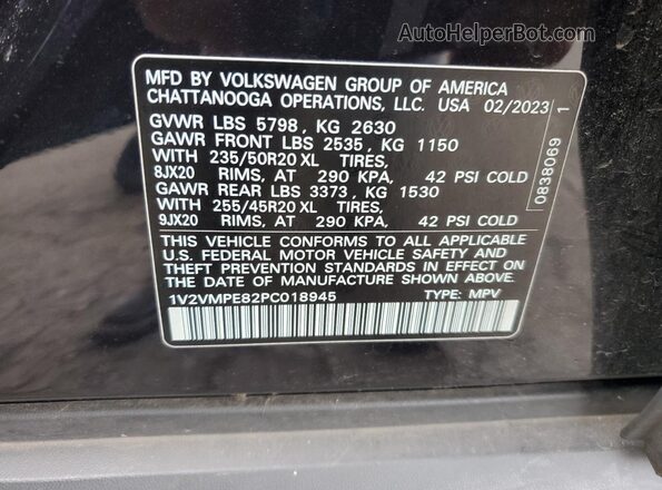 1V2VMPE82PC018945 2023 VOLKSWAGEN ID.4 Black VIN sticker view