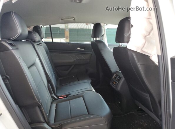 1V2WR2CA5PC506687 2023 VOLKSWAGEN ATLAS White Vista interior trasera