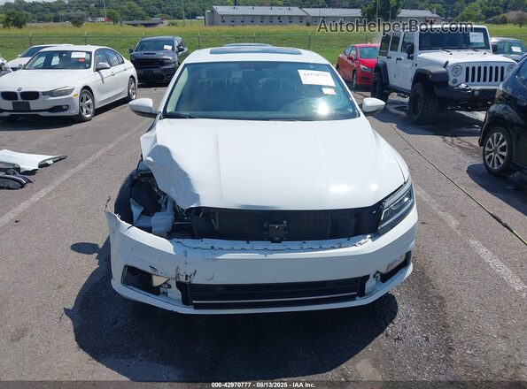 1VWBA7A32JC016723 2018 VOLKSWAGEN PASSAT White Widok wnętrza z tyłu