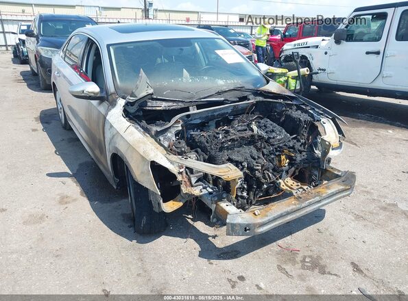 1VWBA7A3XJC027288 2018 VOLKSWAGEN PASSAT Silver Front right