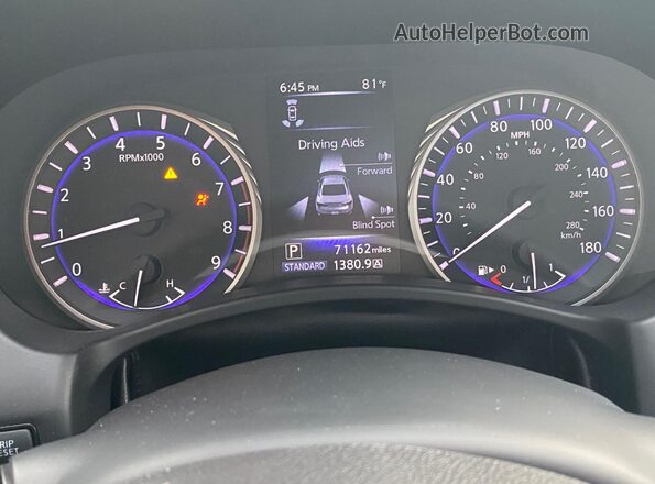 JN1EV7EL8JM392824 2018 INFINITI Q60 Crimson Вид щитка приборов