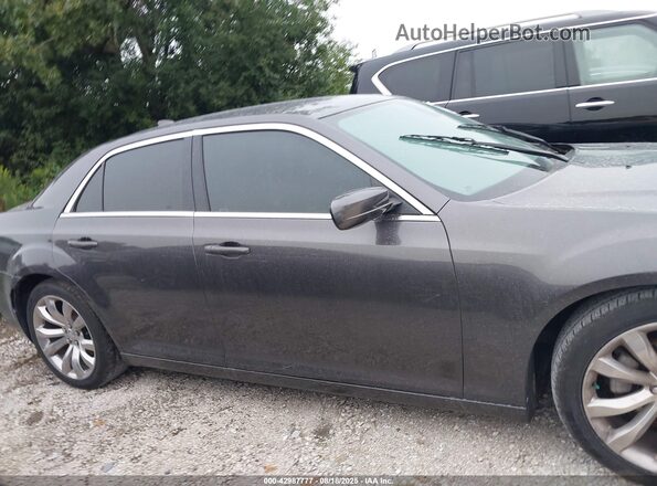 2C3CCAAG0JH342040 2018 CHRYSLER 300 Gray Вид щитка приладів