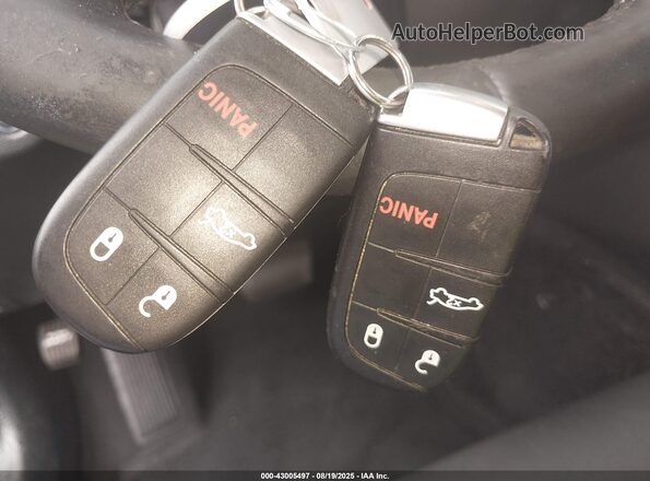 2C3CCAAG6MH609251 2021 CHRYSLER 300 Black Dashboard view