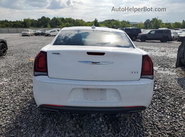 2C3CCAAGXJH265144 2018 CHRYSLER 300 White Rear view