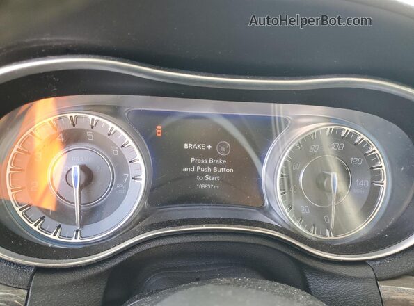 2C3CCAAGXJH265144 2018 CHRYSLER 300 White Instrument cluster view