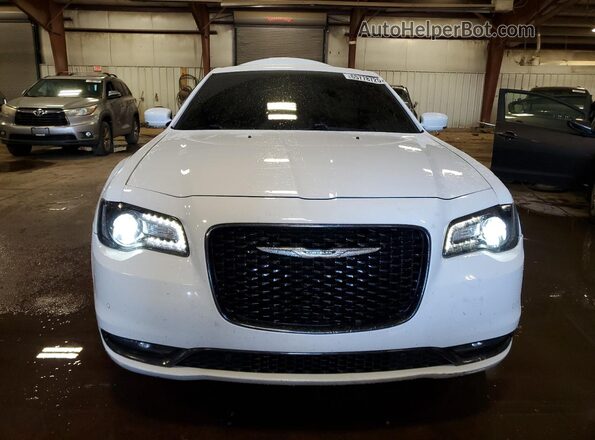 2C3CCAGG3JH160629 2018 CHRYSLER 300 White Вид спереду