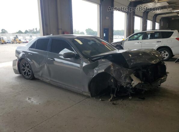 2C3CCAGG8JH149643 2018 CHRYSLER 300 Gray Front right
