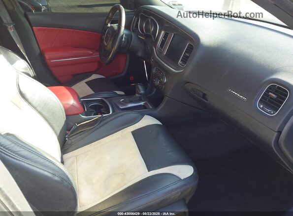 2C3CDXGJ8JH312528 2018 DODGE CHARGER Beige Вид салону спереду