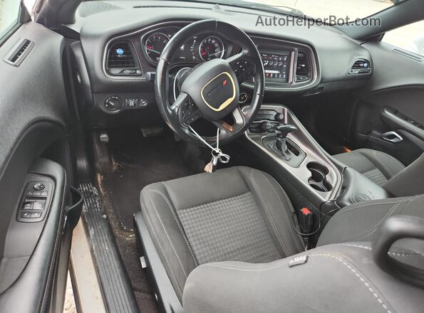 2C3CDZAG3JH270181 2018 DODGE CHALLENGER Белый Вид панели приборов