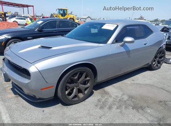 2C3CDZAG8JH258916 2018 DODGE CHALLENGER Silver Առջևի ձախ երեք քառորդ տեսարան
