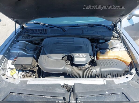 2C3CDZAG8JH258916 2018 DODGE CHALLENGER Silver Հետևի տեսք