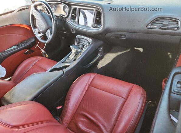2C3CDZGG3JH184277 2018 DODGE CHALLENGER White Widok deski rozdzielczej