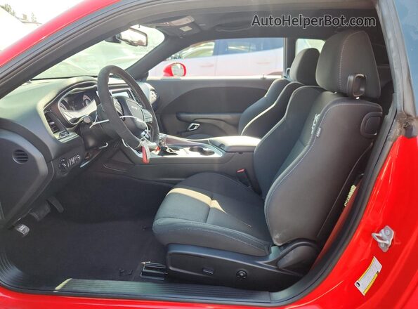 2C3CDZH99JH101287 2018 DODGE CHALLENGER Red Vista interior delantera