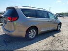 2018 Chrysler Pacifica Touring L Brown vin: 2C4RC1BG3JR237166