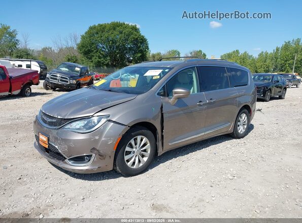 2C4RC1BG3JR237166 2018 CHRYSLER PACIFICA Brown Передня ліва чверть