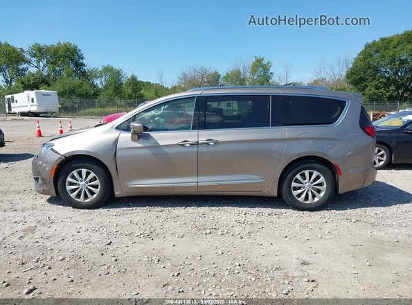 2C4RC1BG3JR237166 2018 CHRYSLER PACIFICA Brown Панорамний вид салону 360°