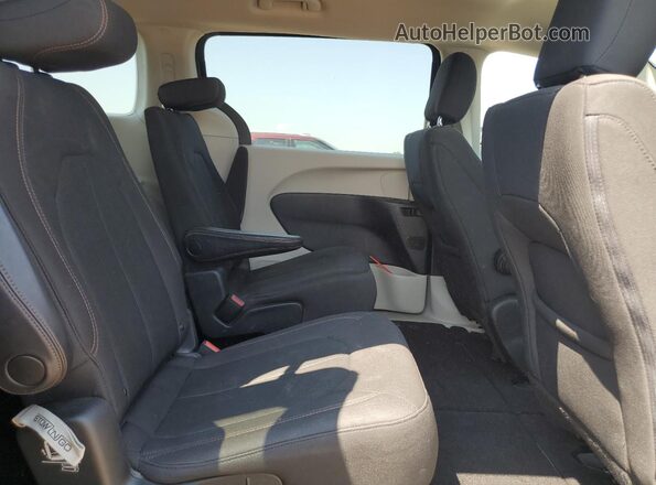 2C4RC1CG1JR315779 2018 CHRYSLER PACIFICA Угольный Вид задней части салона
